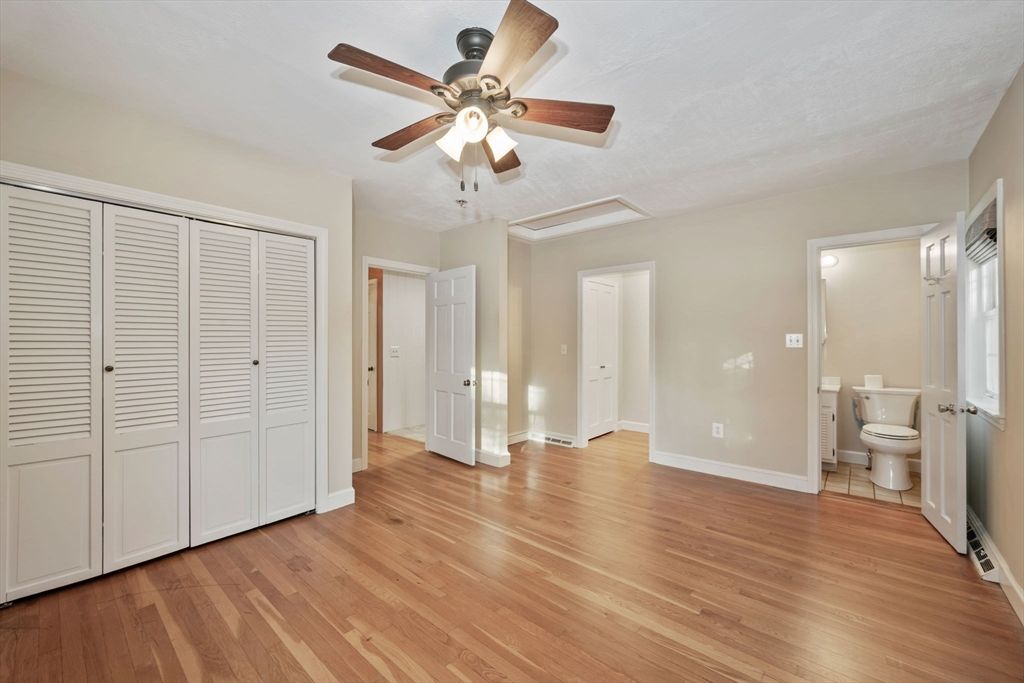 Bathroom, Empty room, Interior, Wood Texture Flooring