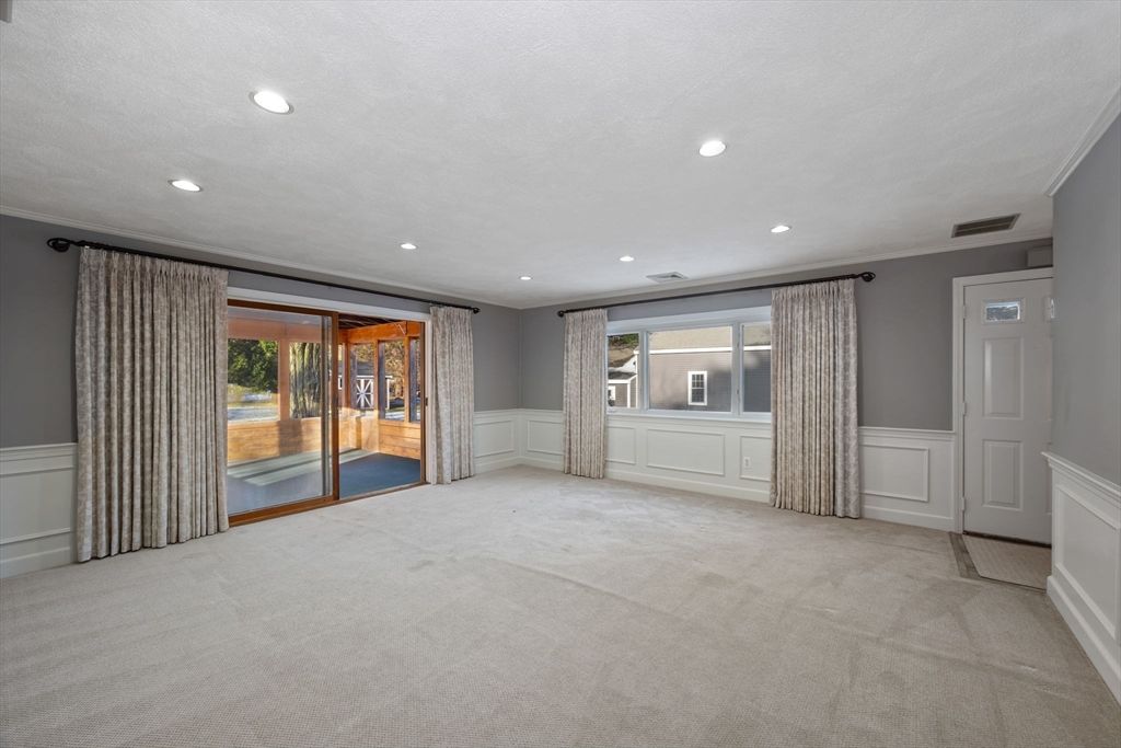Empty room, Interior, Recessed Lighting