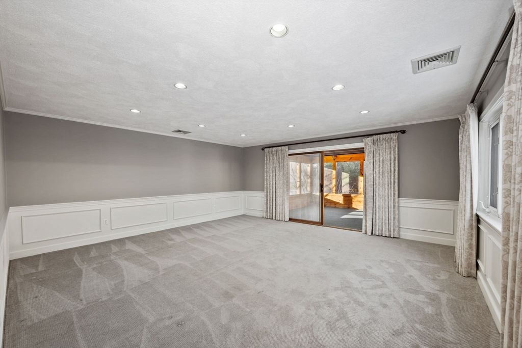 Empty room, Interior, Recessed Lighting