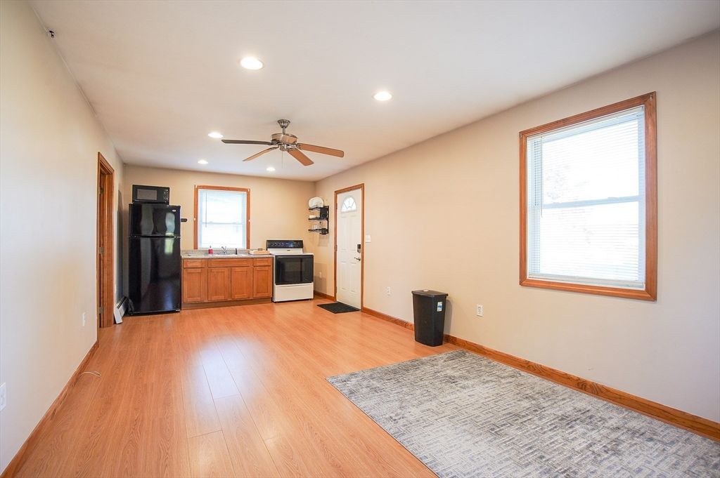 Interior, Kitchen, Recessed Lighting, Wood Texture Flooring