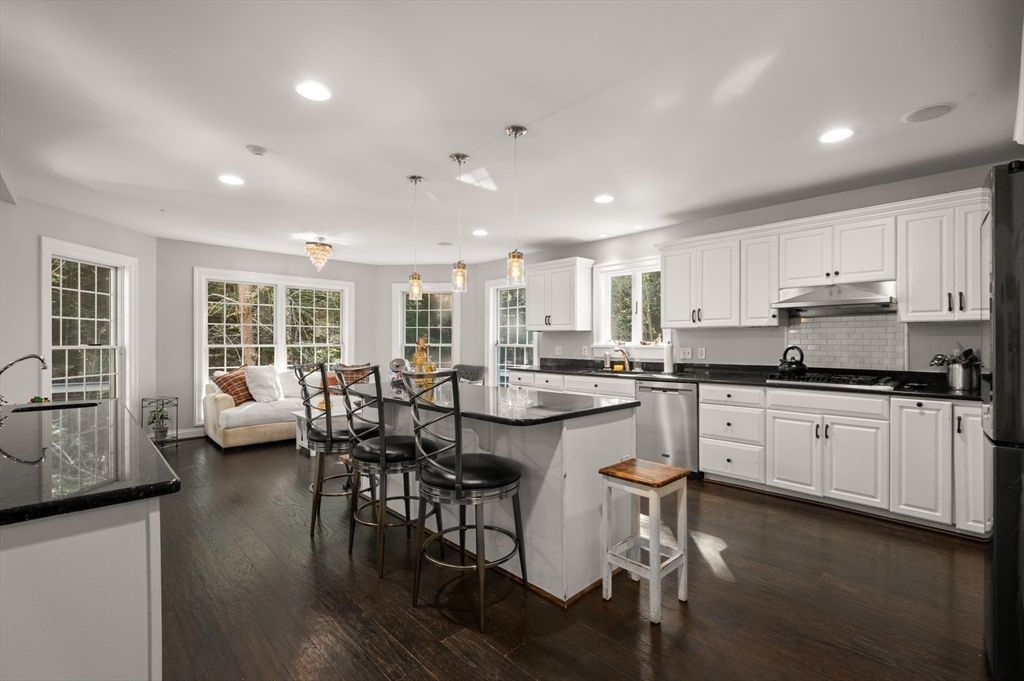 Dining room, Interior, Kitchen, Living room, Pendant Lights, Recessed Lighting, Stainless Steel Appliances, Wood Texture Flooring