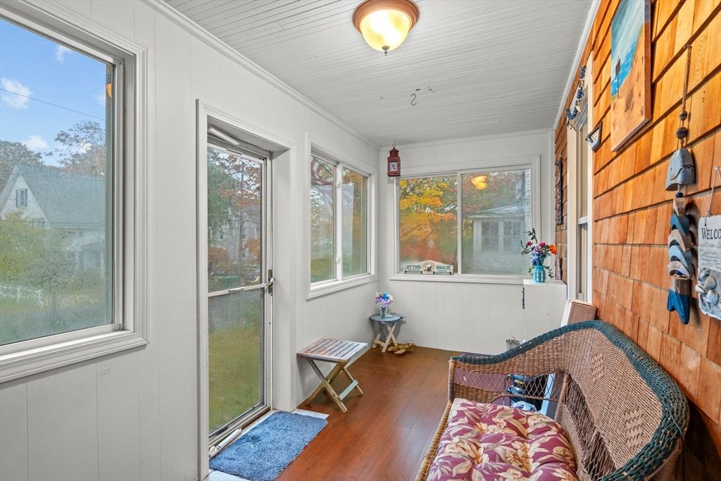 Interior, Sun Room, Wood Texture Flooring