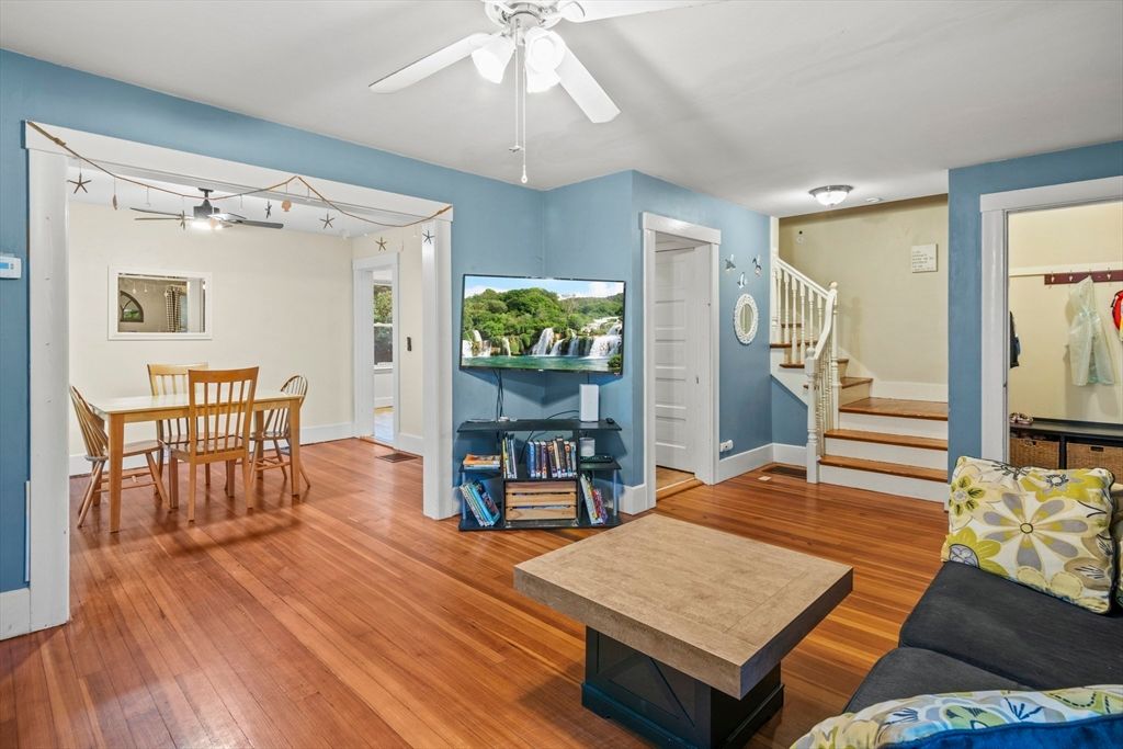 Dining room, Interior, Wood Texture Flooring