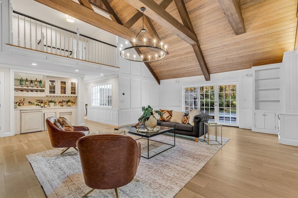 Chandelier, Interior, Living room, Pendant Lights, Recessed Lighting, Wooden Beams, Wooden Ceilings, Wood Texture Flooring