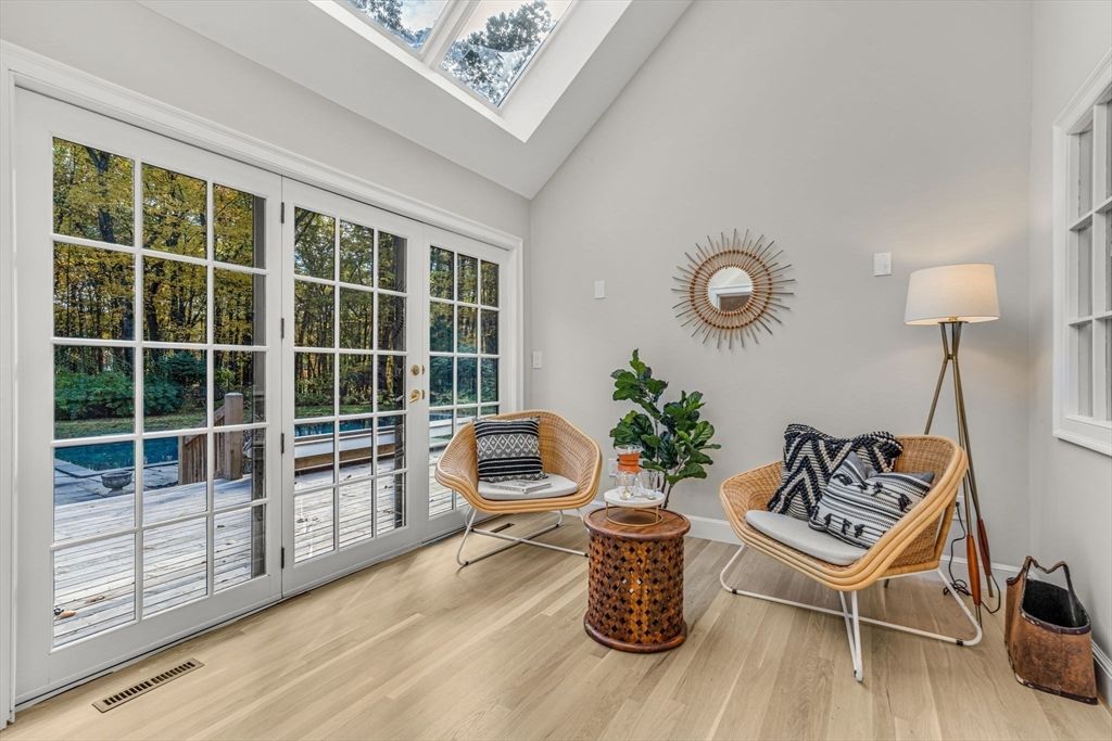 Interior, Sun Room, Wood Texture Flooring