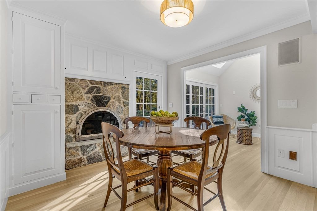 Dining room, Fireplace, Interior, Wood Texture Flooring