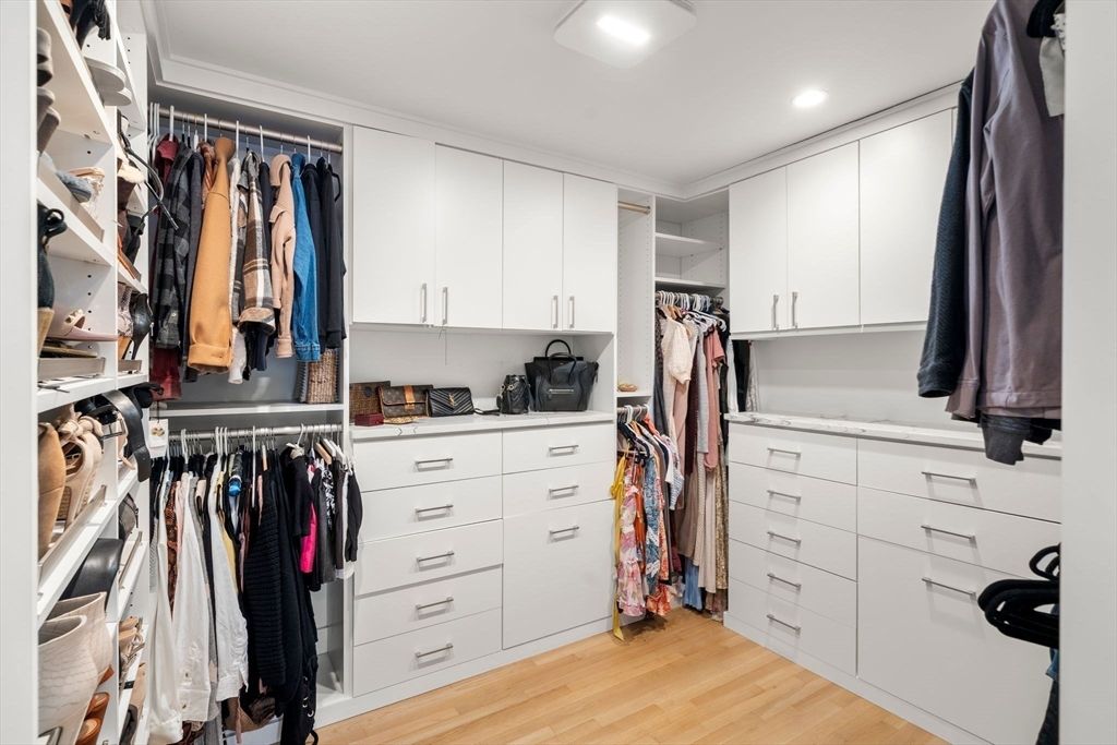 Interior, Recessed Lighting, Walk-in Closets, Wood Texture Flooring
