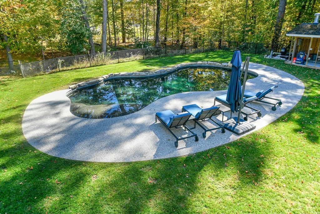 Exterior, Hot Tub, Pool