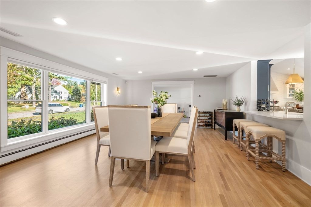 Dining room, Interior, Recessed Lighting, Wood Texture Flooring
