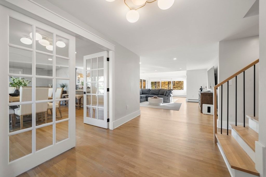 Dining room, Interior, Living room, Recessed Lighting, Wood Texture Flooring