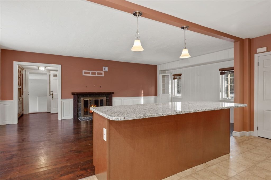 Fireplace, Interior, Pendant Lights, Wood Texture Flooring