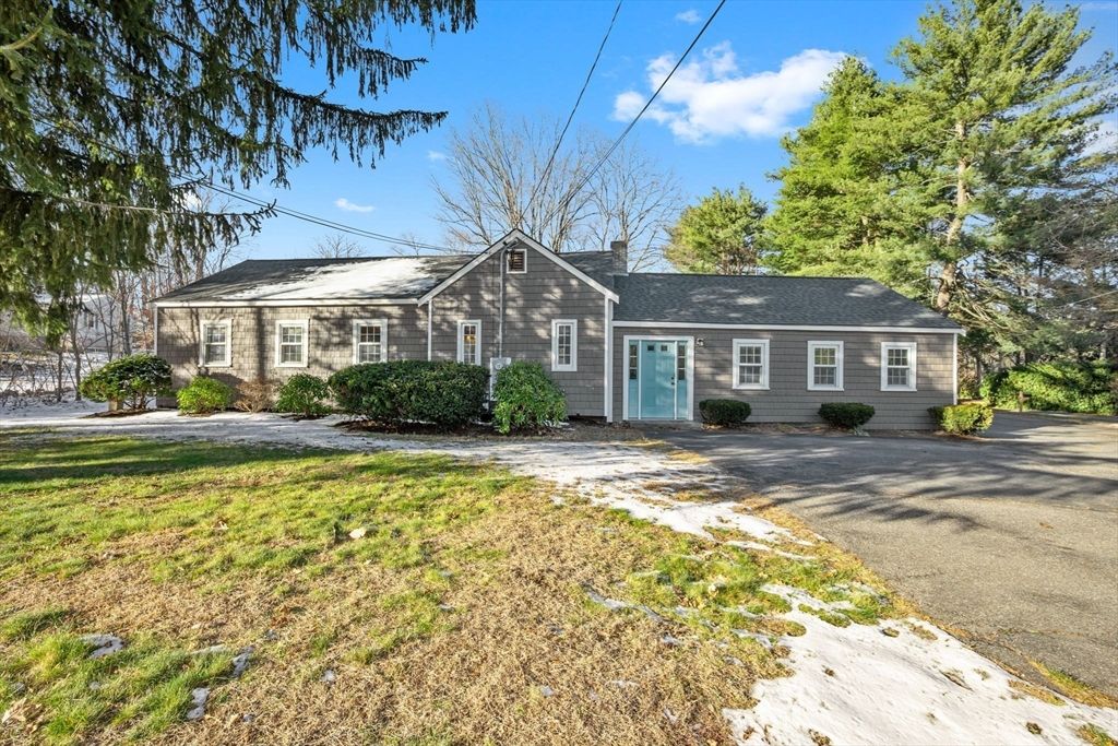 Backyard, Exterior, Facade, Cape Cod