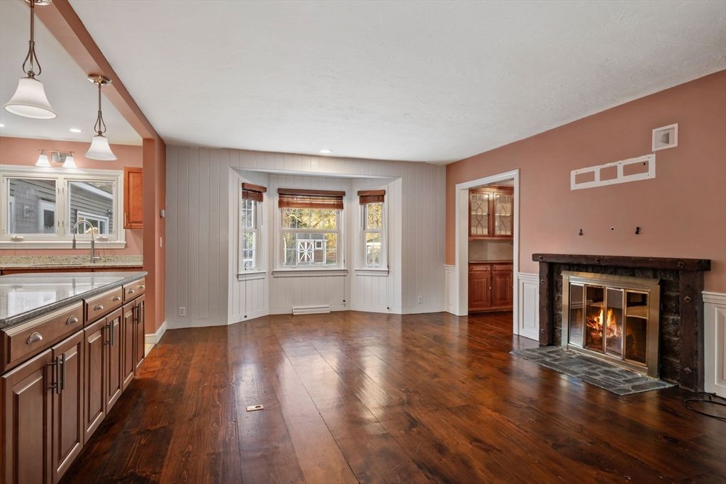 Empty room, Fireplace, Interior, Pendant Lights, Recessed Lighting, Wood Texture Flooring