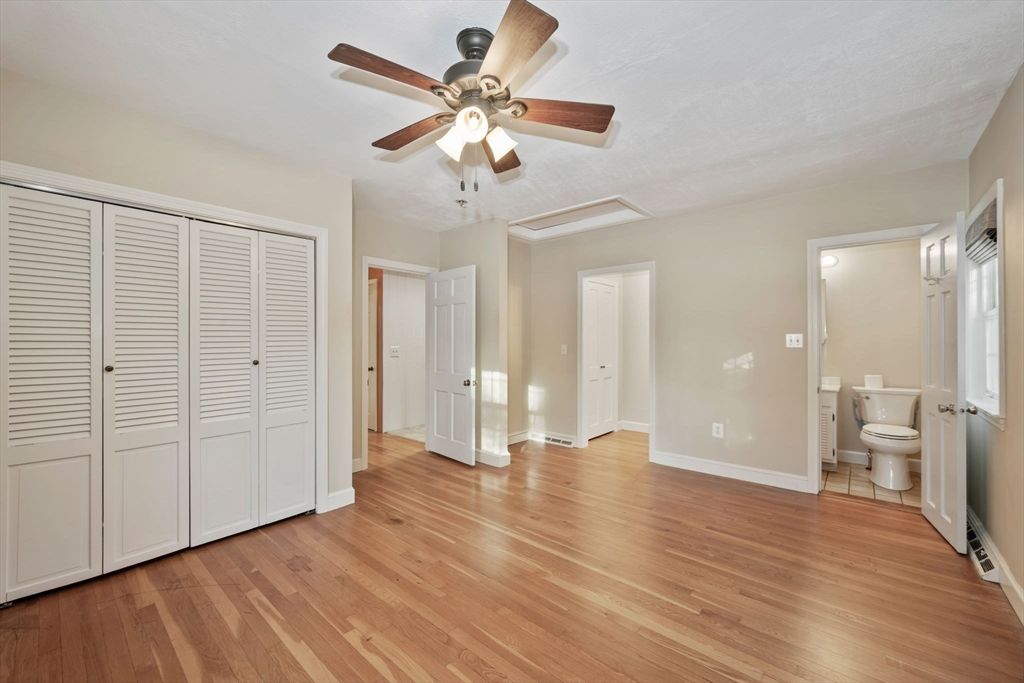 Bathroom, Empty room, Interior, Wood Texture Flooring