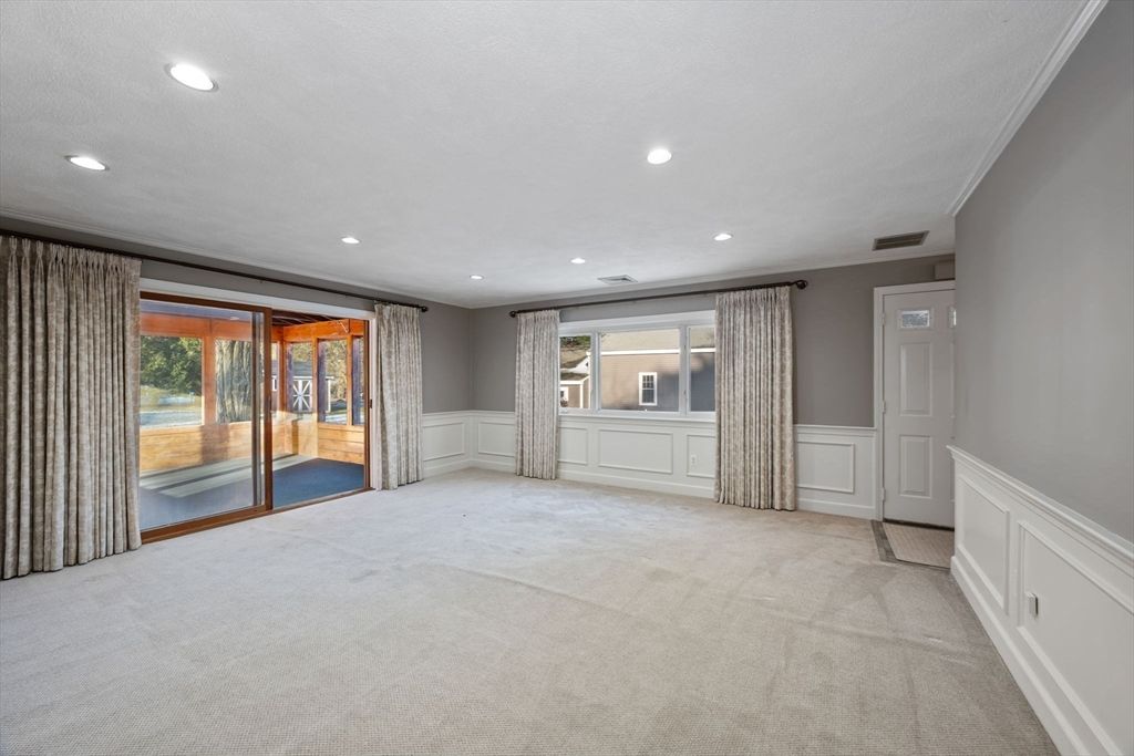 Empty room, Interior, Recessed Lighting