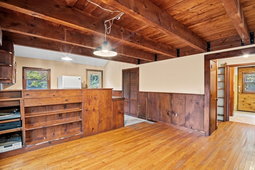 Empty room, Interior, Pendant Lights, Wooden Beams, Wooden Ceilings, Wood Texture Flooring, Wooden Walls