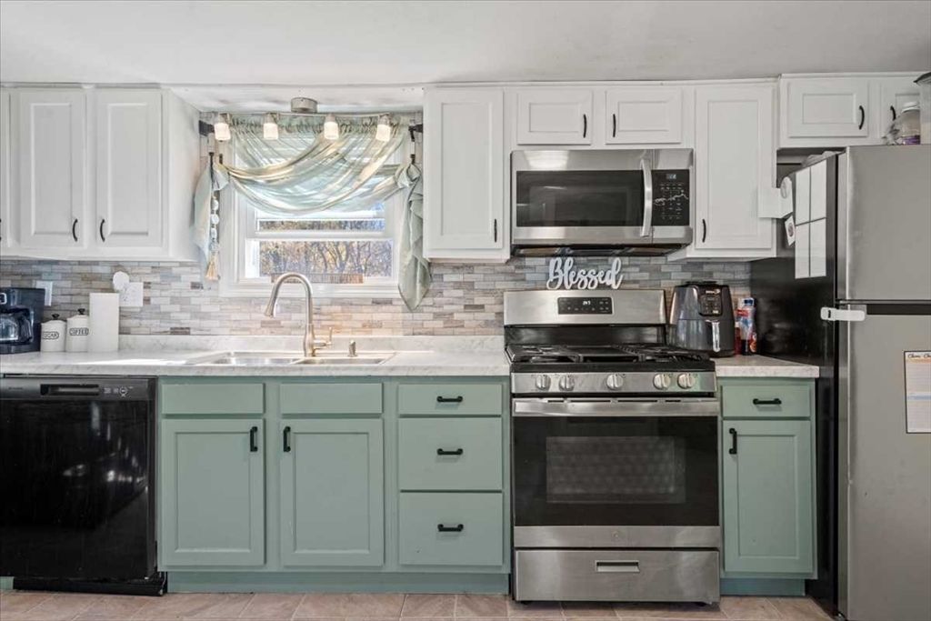 Interior, Kitchen, Stainless Steel Appliances