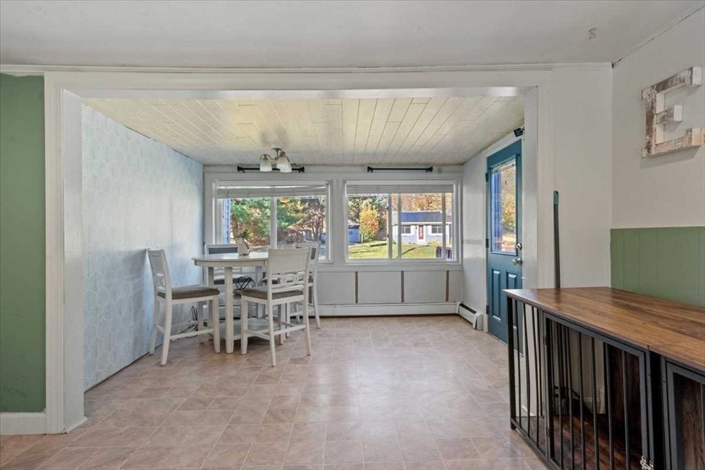 Dining room, Interior