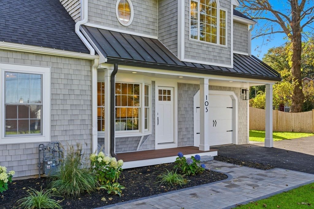 Exterior, Facade, None