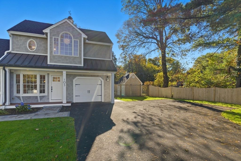 Attached, Exterior, Facade, Cape Cod