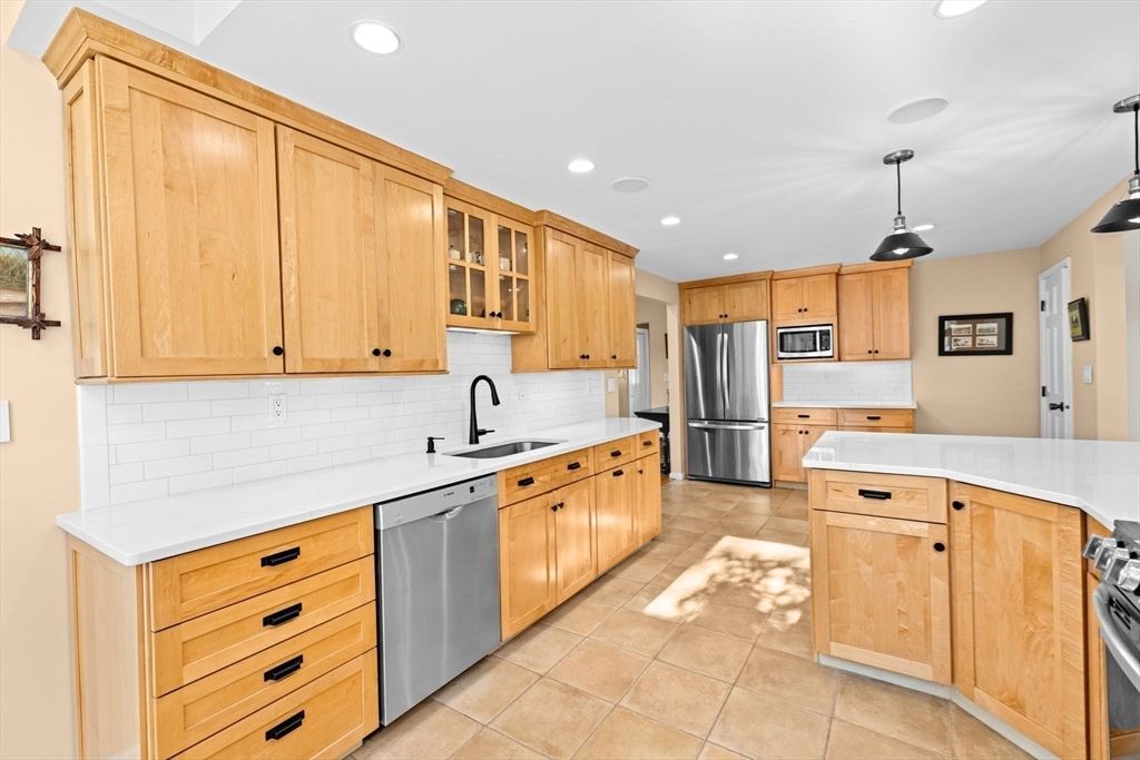 Interior, Kitchen, Pendant Lights, Recessed Lighting, Stainless Steel Appliances