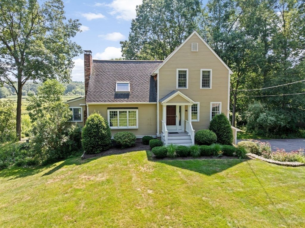 Exterior, Facade, Cape Cod