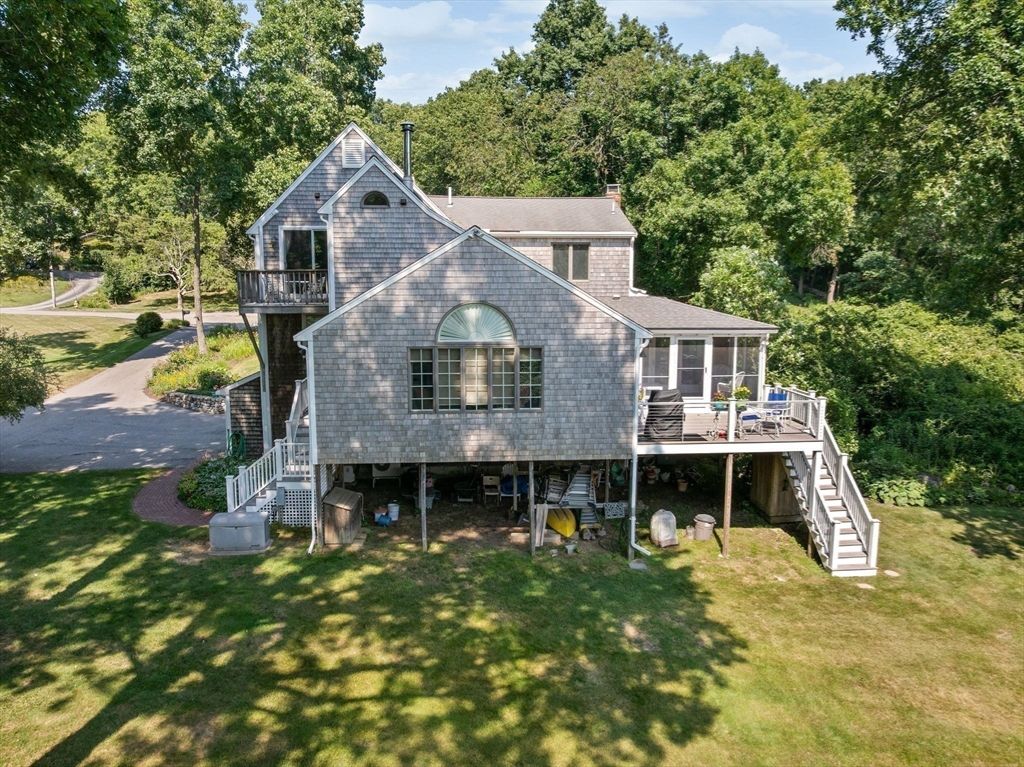 Exterior, Drone