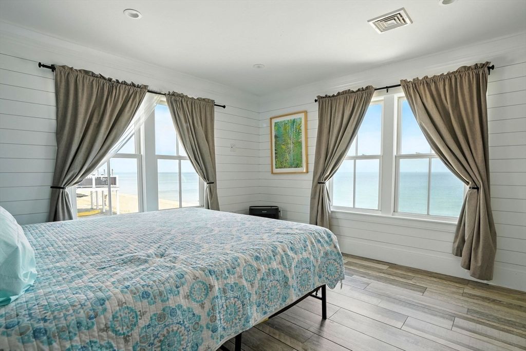 Bedroom, Interior, Recessed Lighting, Water, Wood Texture Flooring