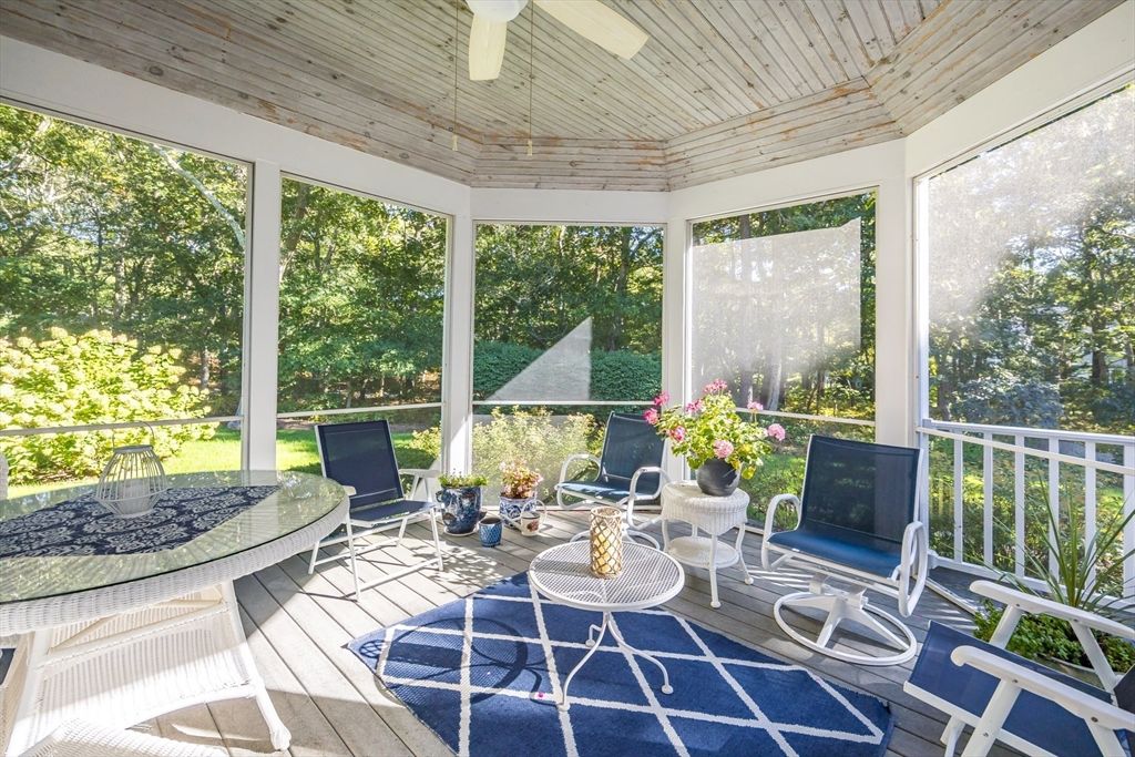 Interior, Sun Room, Wooden Ceilings, Wood Texture Flooring