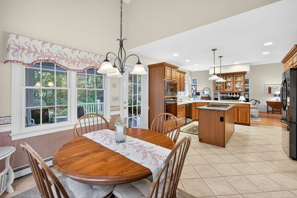 Dining room, Interior, Kitchen, Pendant Lights, Recessed Lighting