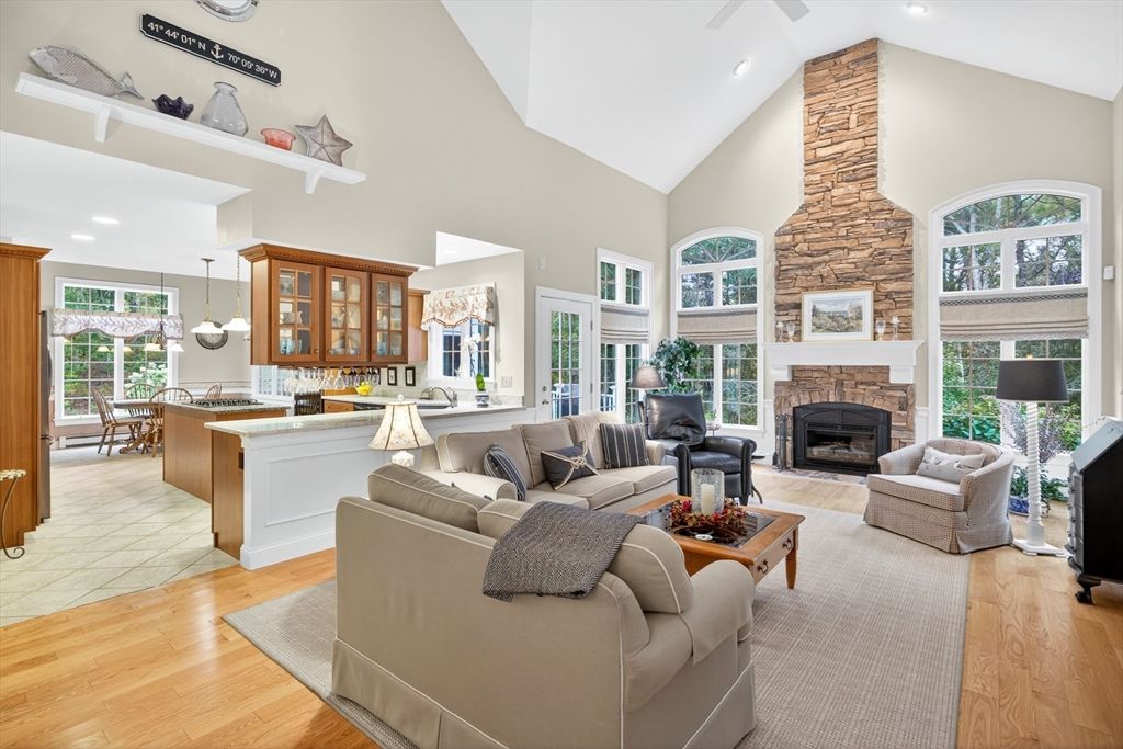 Dining room, Fireplace, Interior, Living room, Pendant Lights, Recessed Lighting, Wood Texture Flooring