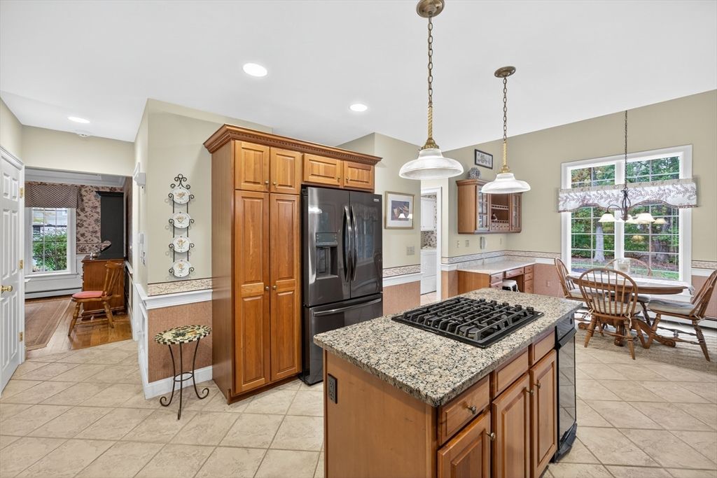 Dining room, Interior, Kitchen, Pendant Lights, Recessed Lighting, Wood Texture Flooring