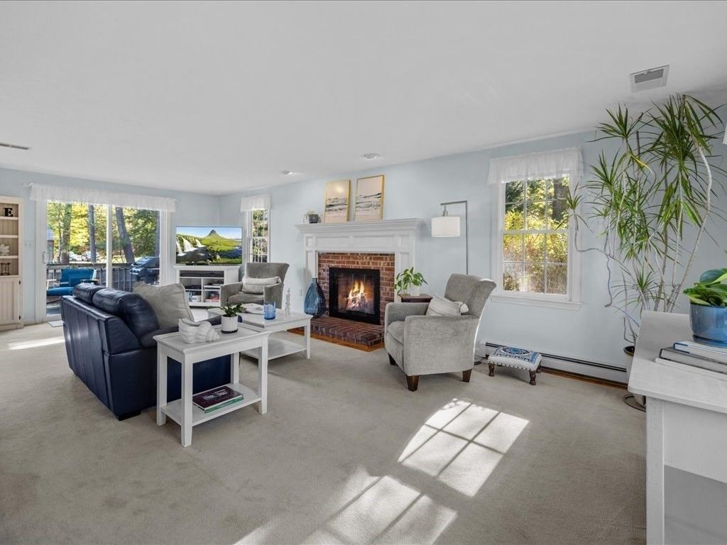 Fireplace, Interior, Living room, Recessed Lighting