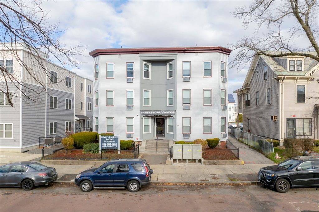 Exterior, Facade, Rowhouse