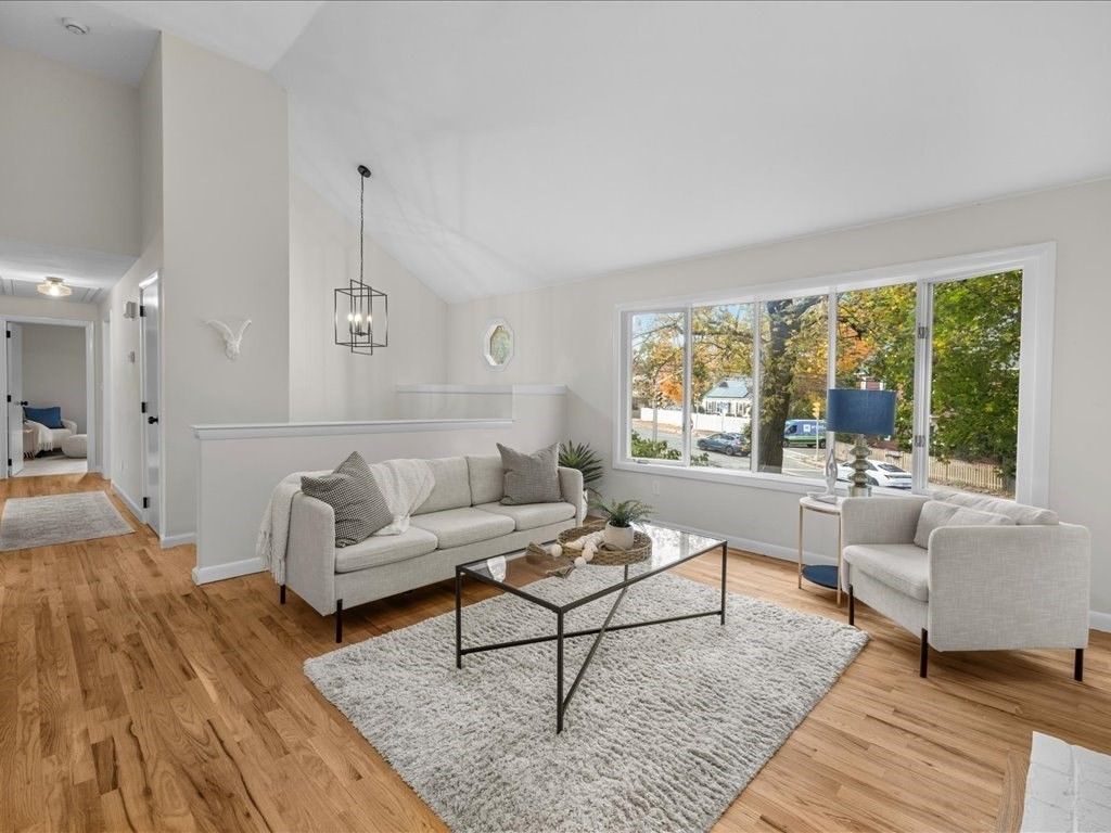 Interior, Living room, Pendant Lights, Wood Texture Flooring