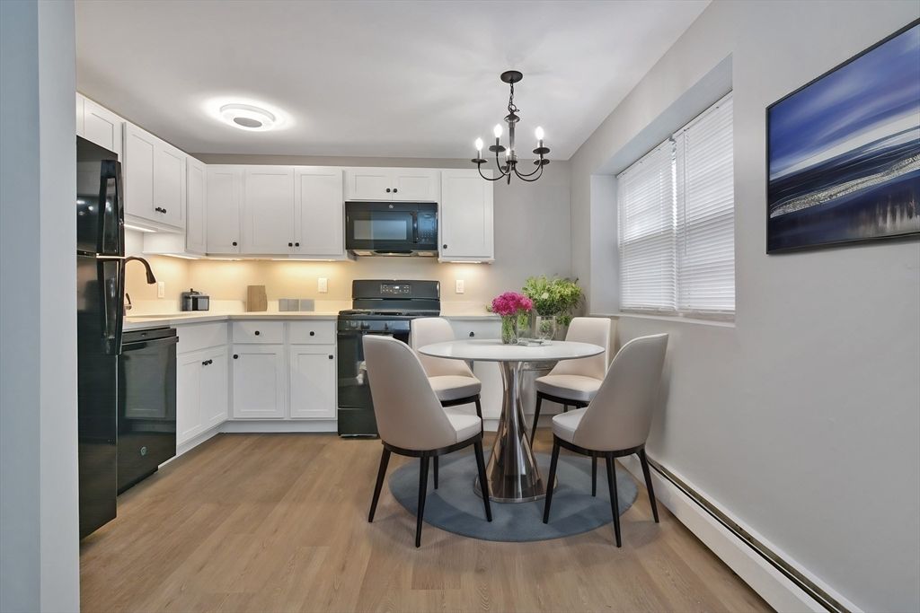 Chandelier, Dining room, Interior, Kitchen, Wood Texture Flooring