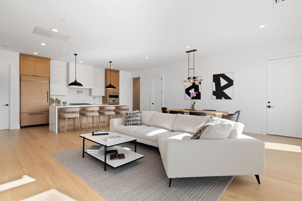 Dining room, Interior, Kitchen, Living room, Pendant Lights, Recessed Lighting, Wood Texture Flooring