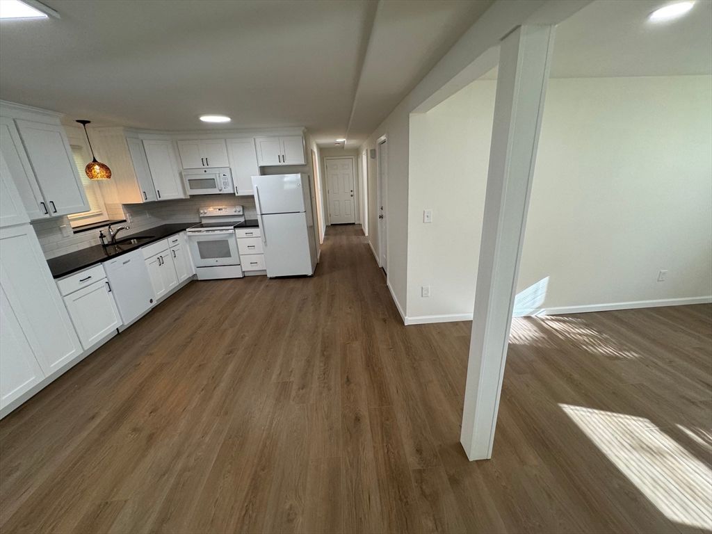 Interior, Kitchen, Pendant Lights, Recessed Lighting, Wood Texture Flooring