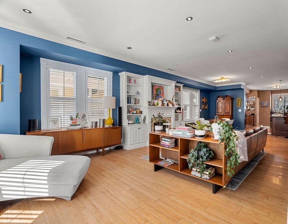 Interior, Pendant Lights, Recessed Lighting, Wood Texture Flooring