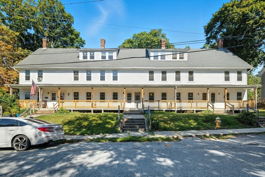 Exterior, Facade, American Foursquare