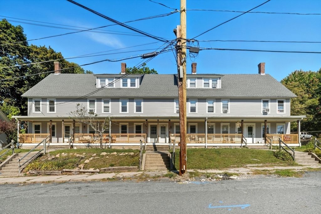 Exterior, Facade, Cape Cod