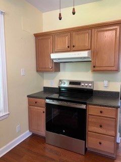 Interior, Kitchen, Pendant Lights, Wood Texture Flooring