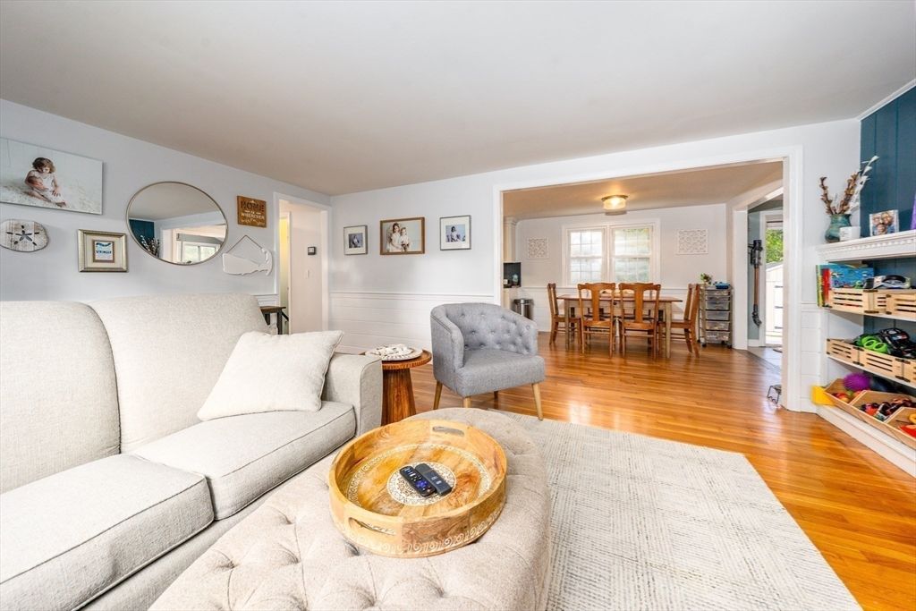 Dining room, Interior, Living room, Wood Texture Flooring