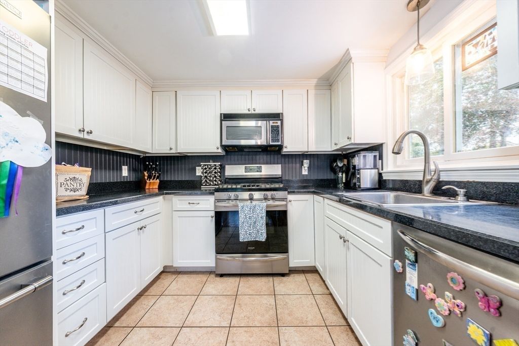 Interior, Kitchen, Pendant Lights, Stainless Steel Appliances