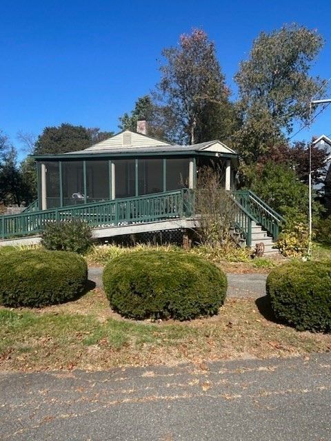 Exterior, Facade, None