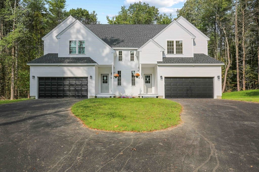 Attached, Exterior, Facade, Farmhouse