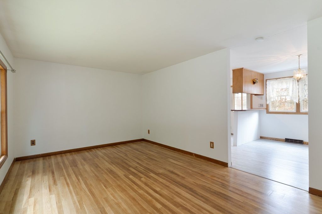 Chandelier, Empty room, Interior, Wood Texture Flooring