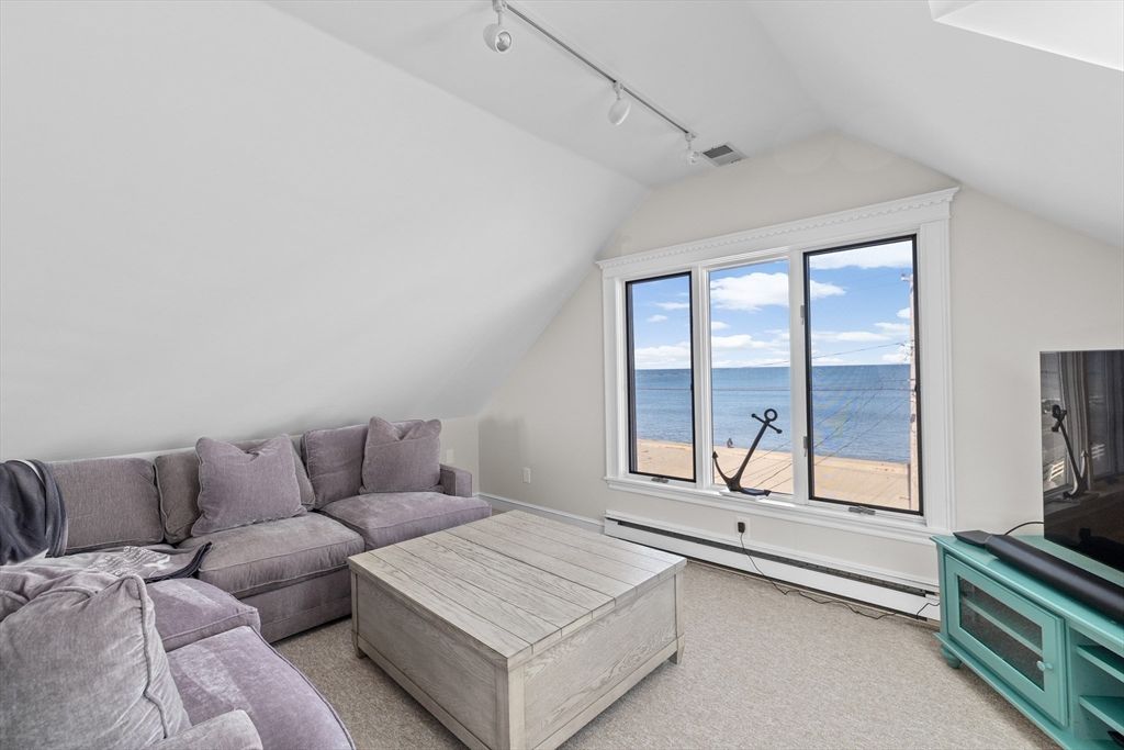 Interior, Living room, Water