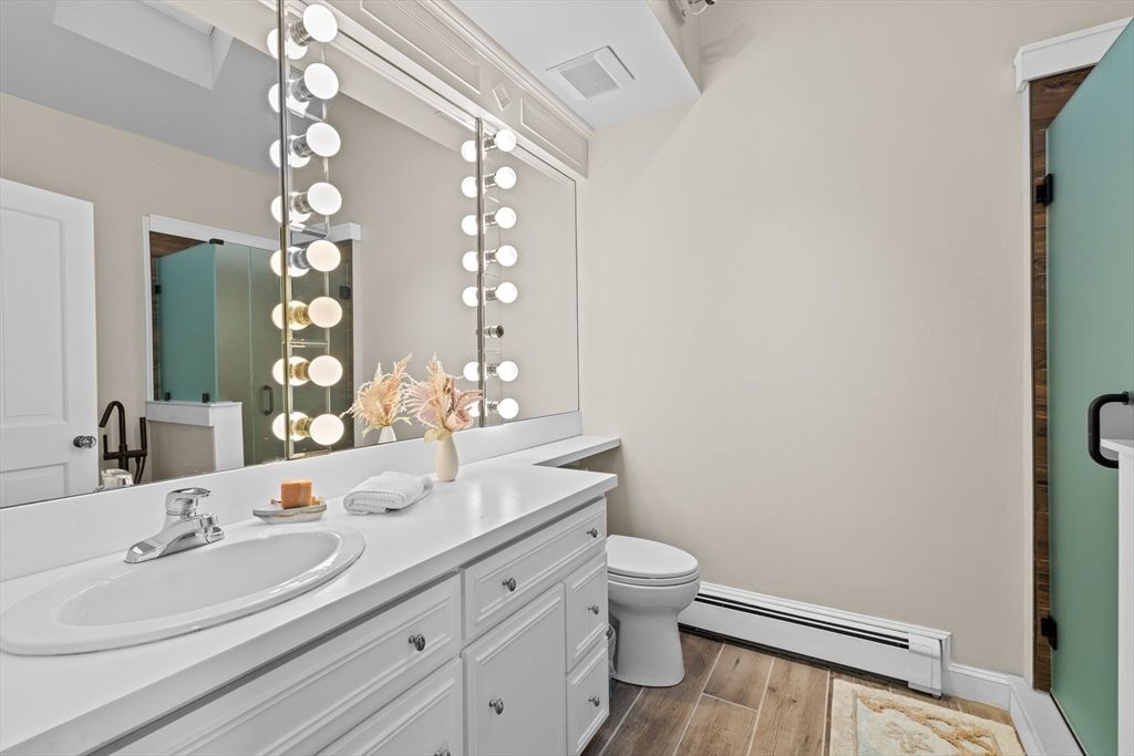 Bathroom, Dual Sink Vanities, Interior, Wood Texture Flooring