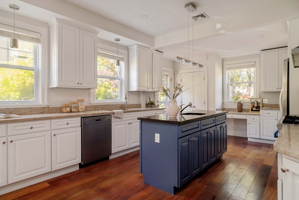 Interior, Kitchen, Pendant Lights, Recessed Lighting, Wood Texture Flooring